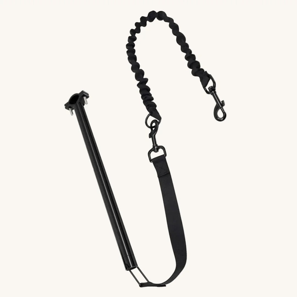 Assembled Petifo bicycle dog leash showing the mounting bar and flexible bungee extension.