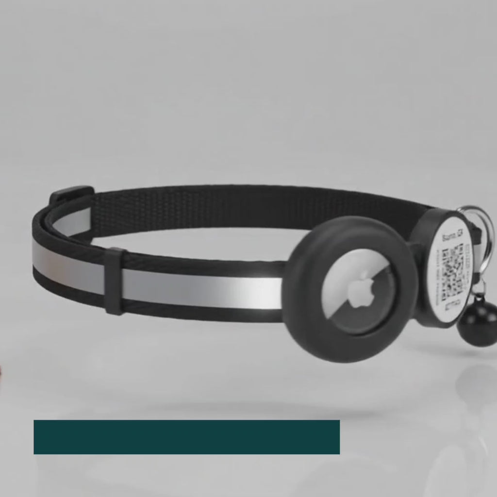 TryggTag smart cat collar shown with its QR ID and AirTag holder – Petifo